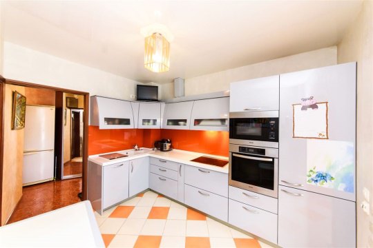 4-к квартира, 3/4 эт., 93м²